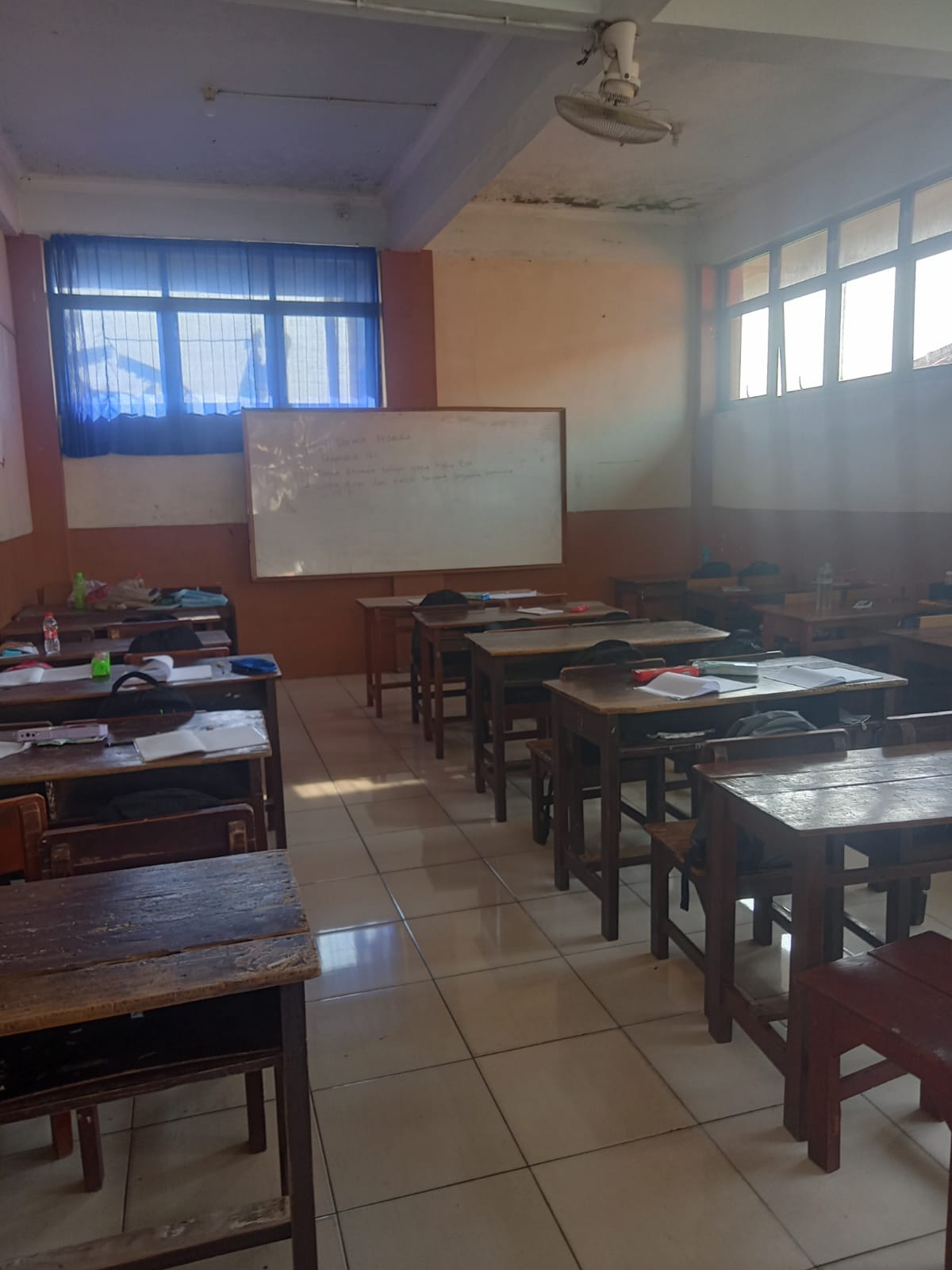 Gedung Ruang Kelas Belajar